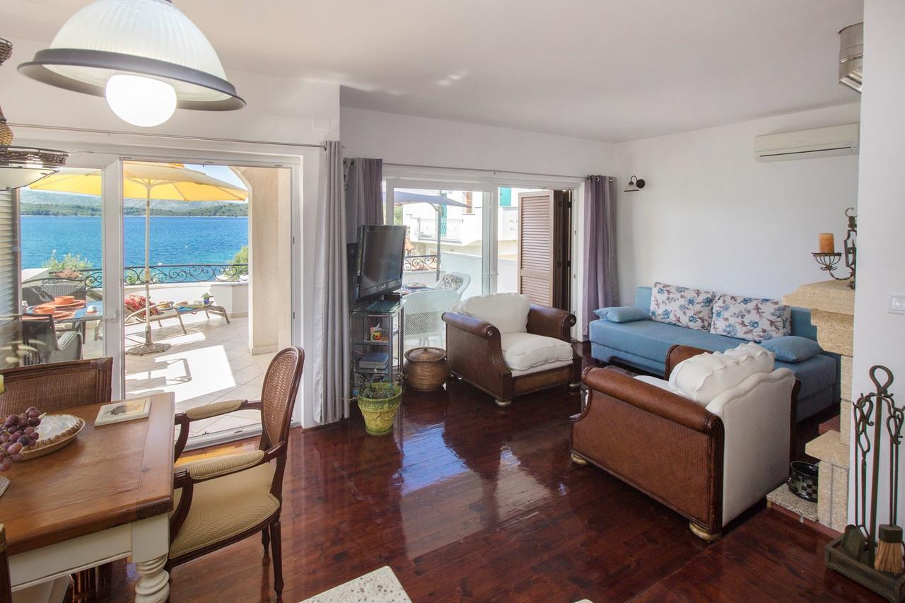 Sea Breeze - Front Sea Apartment Zaboric Exterior foto